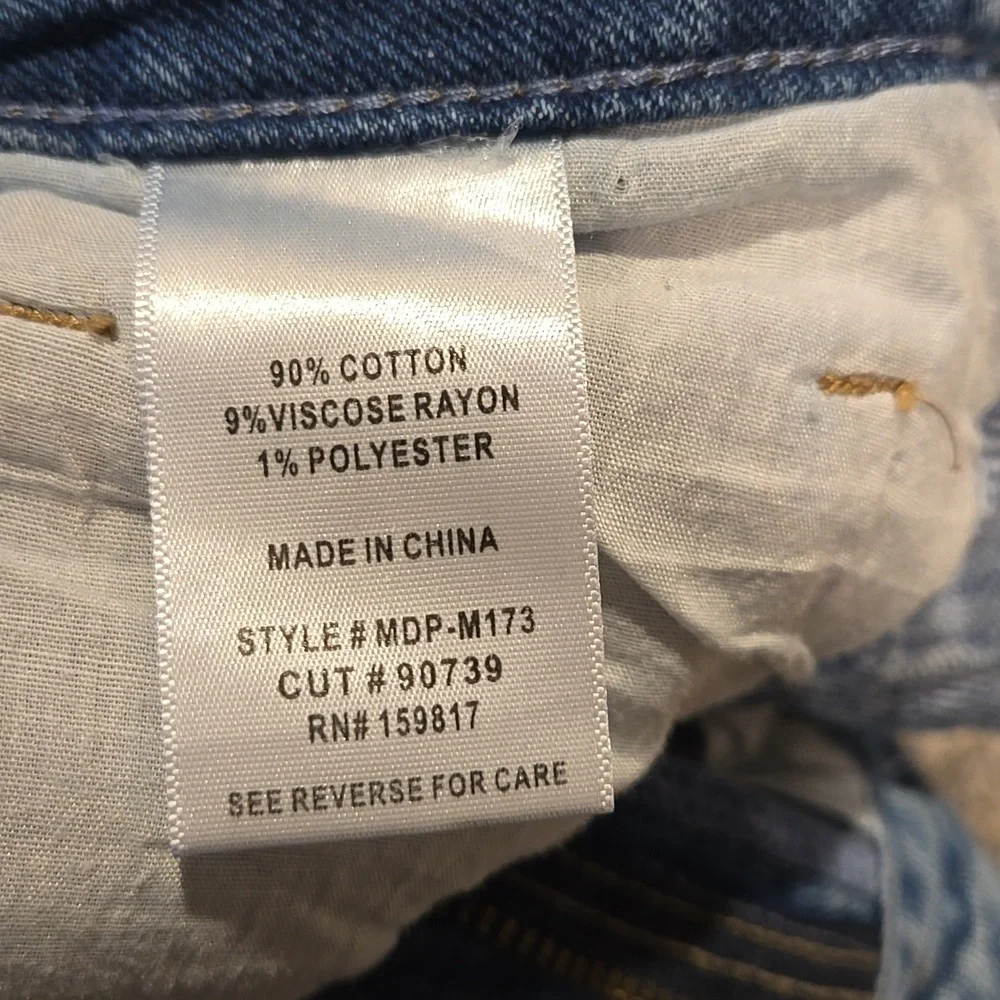 Size 27 distressed jeans - Picture 4 of 4